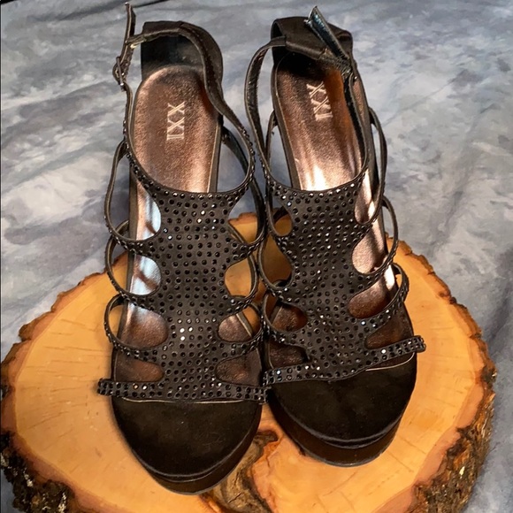 ❌ DONATED ❌ - 💚 3 for $12 💚 - XXI Heels - Picture 10 of 16